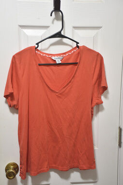 Tommy Bahama Coral V Neck T Shirt Floral Trim Womens L LSC264